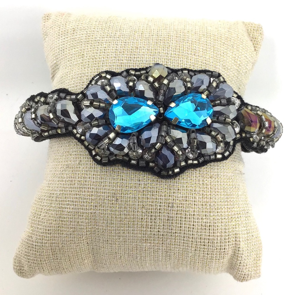 ❗️CRYSTAL & BEADED BRACELET